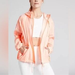 Athleta women’s expedition hike shell windbreaker- M peach